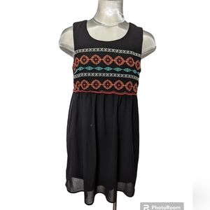Love Reign Embroidered Black Shift Dress Size Small